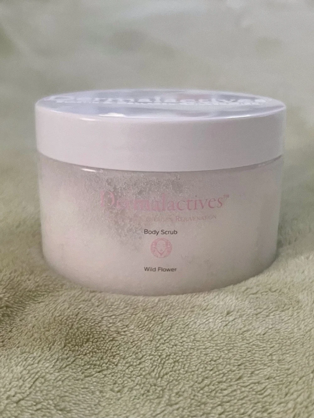Dermalactives Wild Flower Body Scrub — White